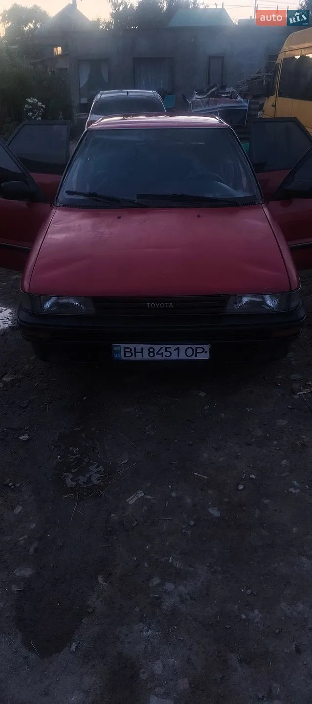 Toyota Corolla, 1990