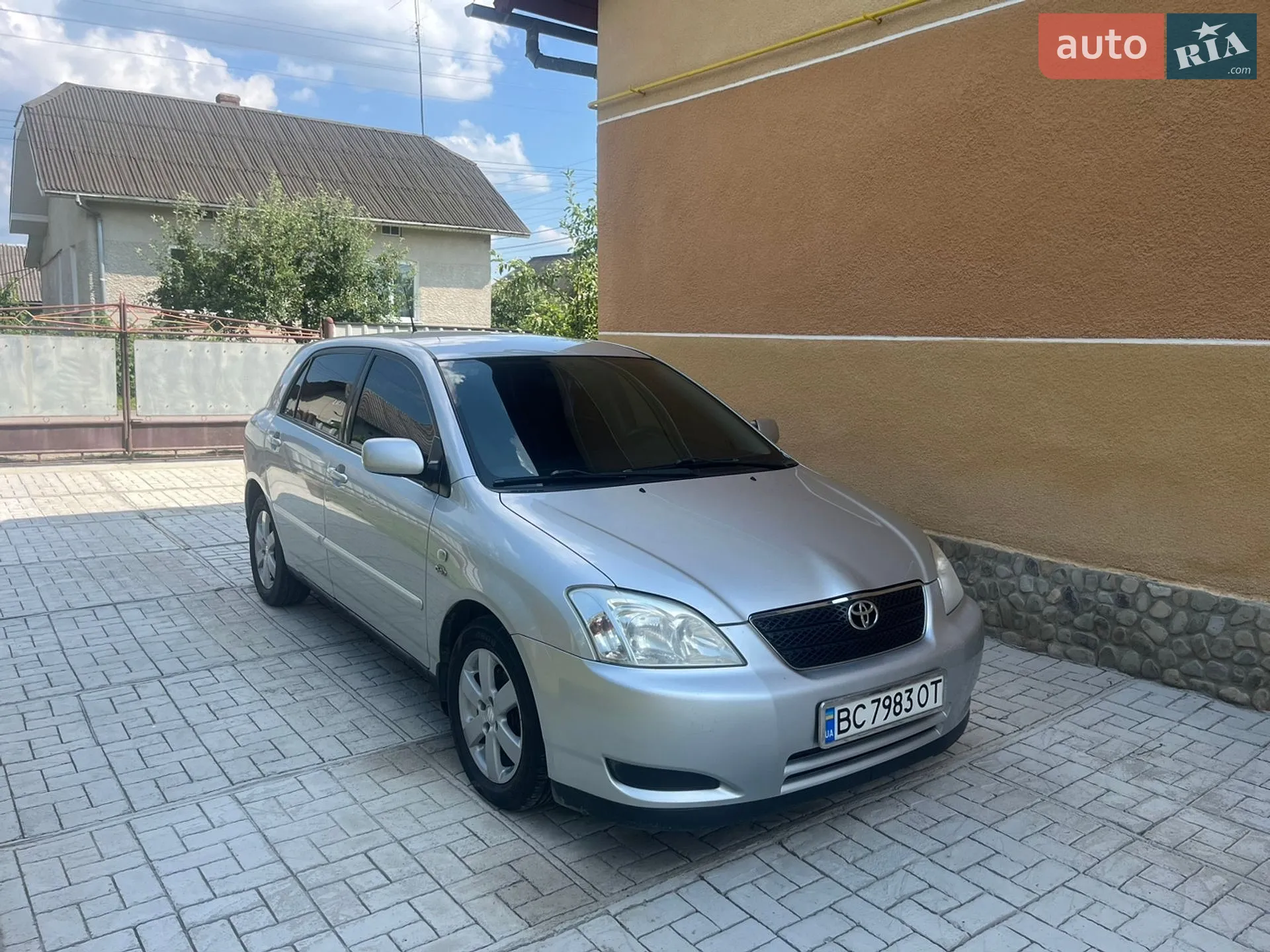 Toyota Corolla, 2004