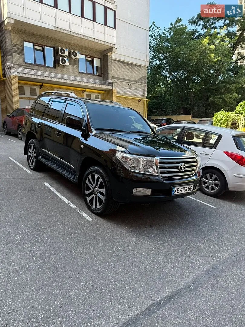 Toyota Land Cruiser, 2011