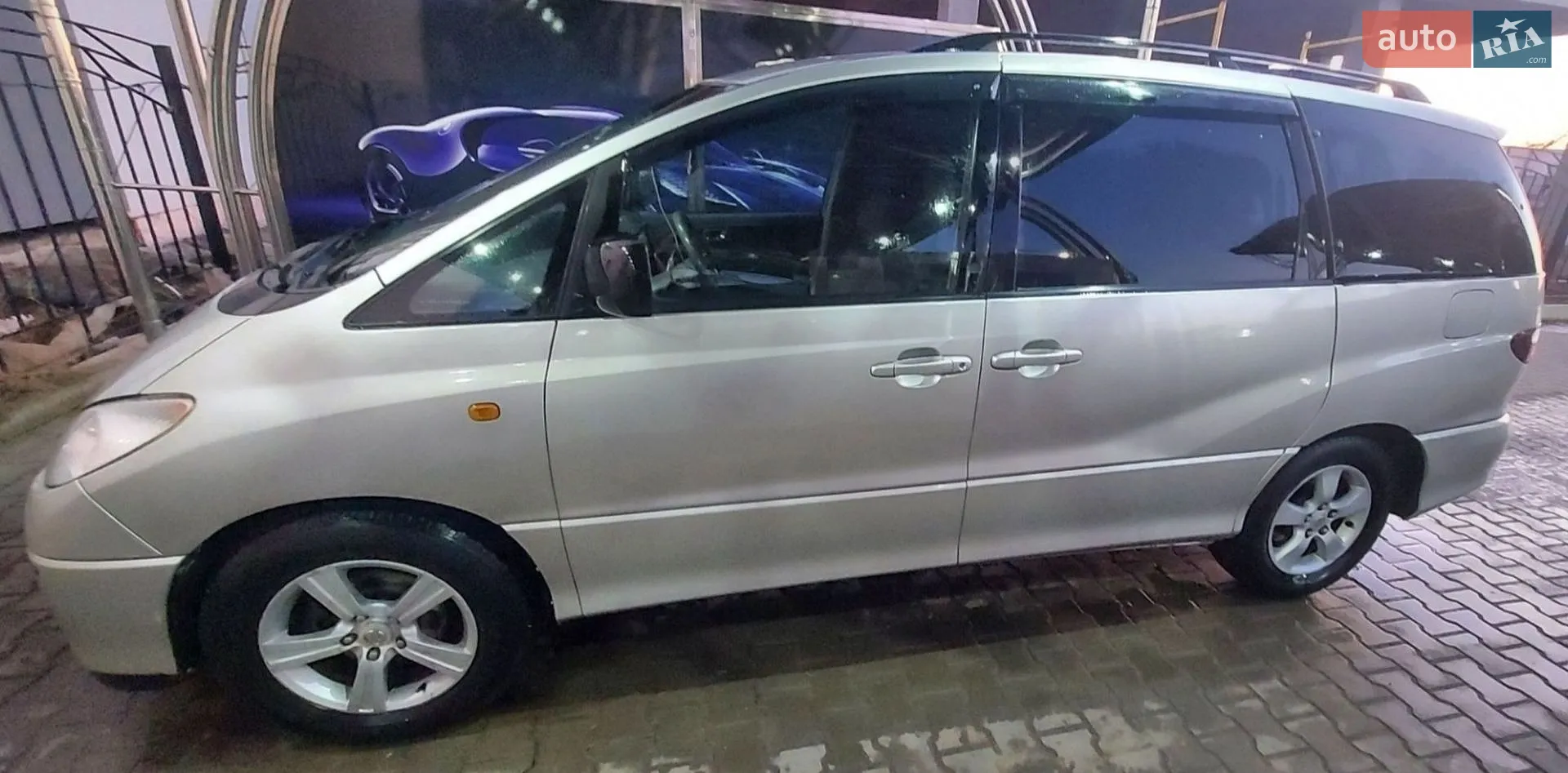 Toyota Previa, 2001