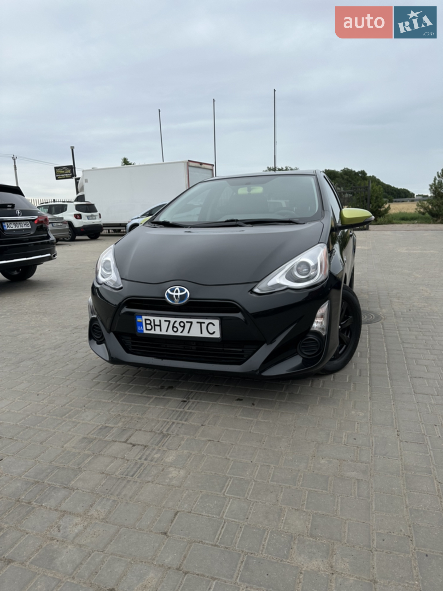 Toyota Prius C, 2015