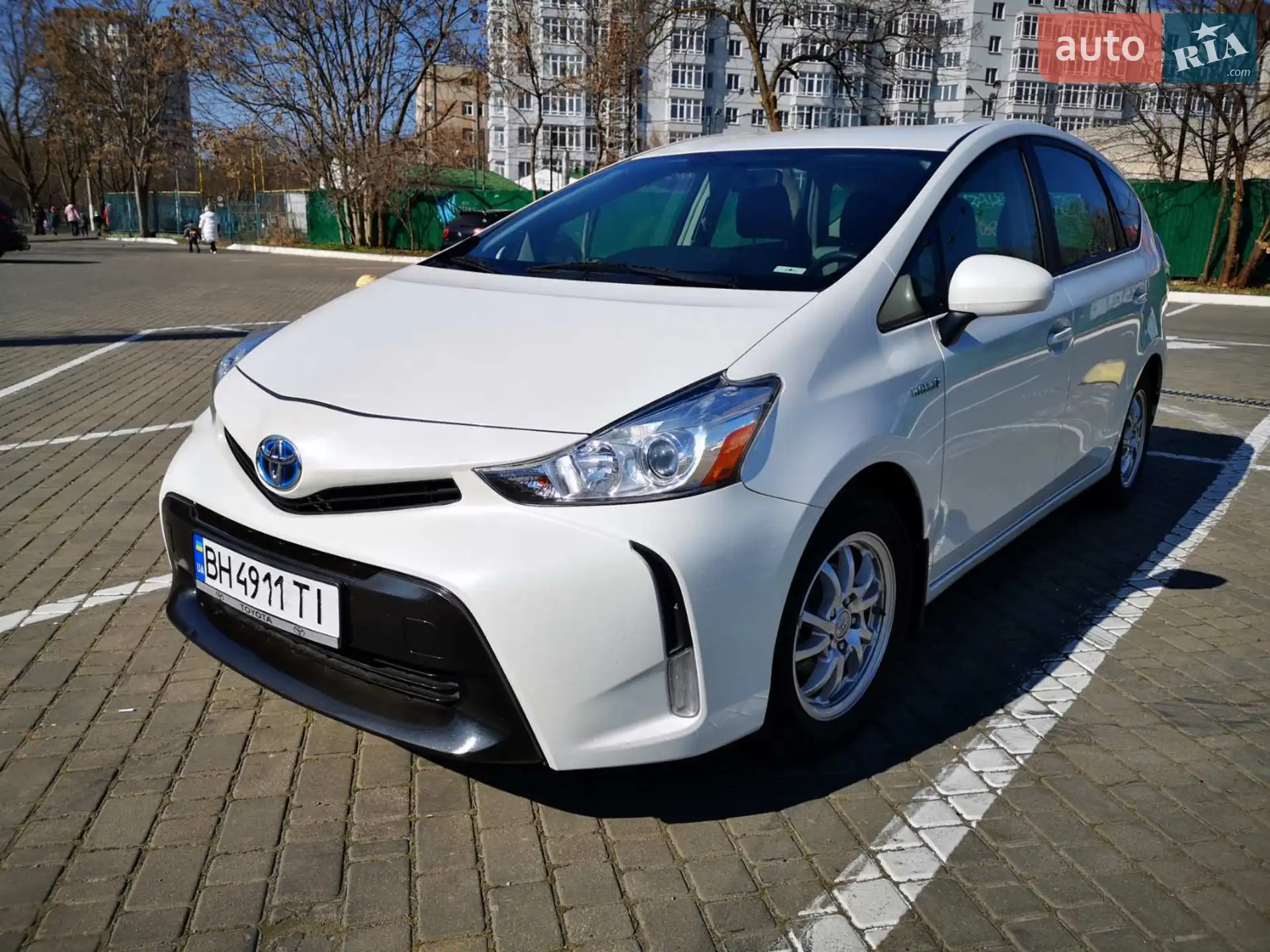 Toyota Prius v, 2014