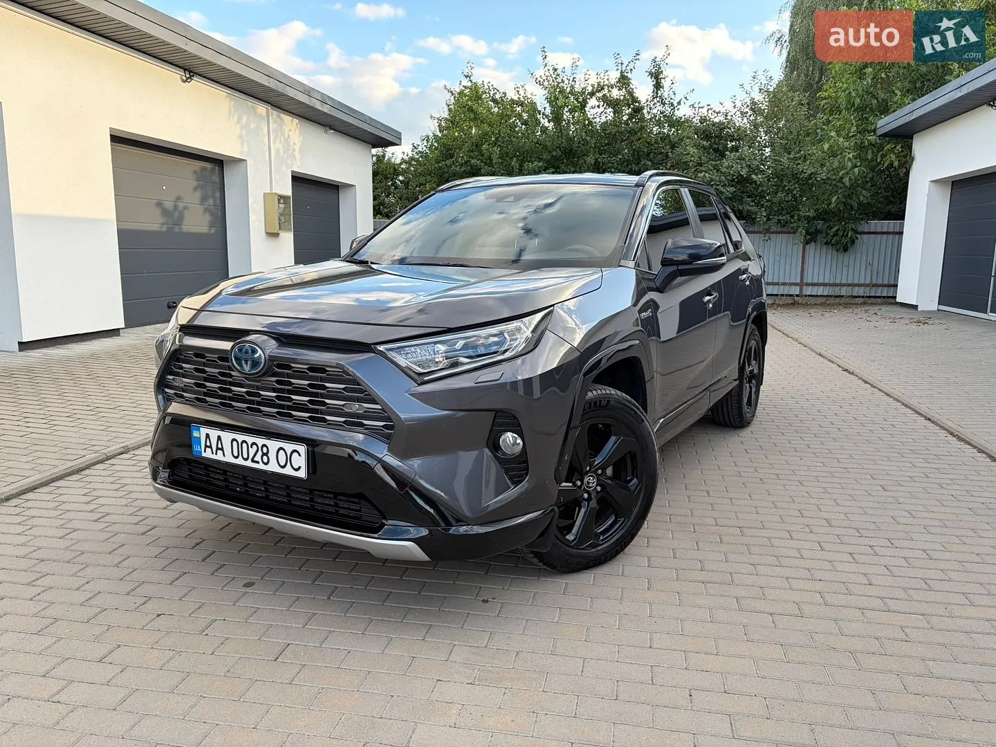 Toyota RAV4 PHEV, 2019