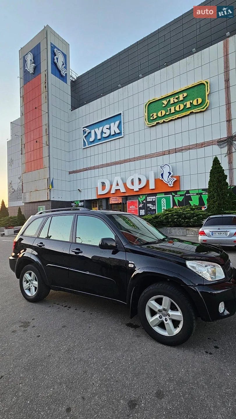 Toyota RAV4, 2004