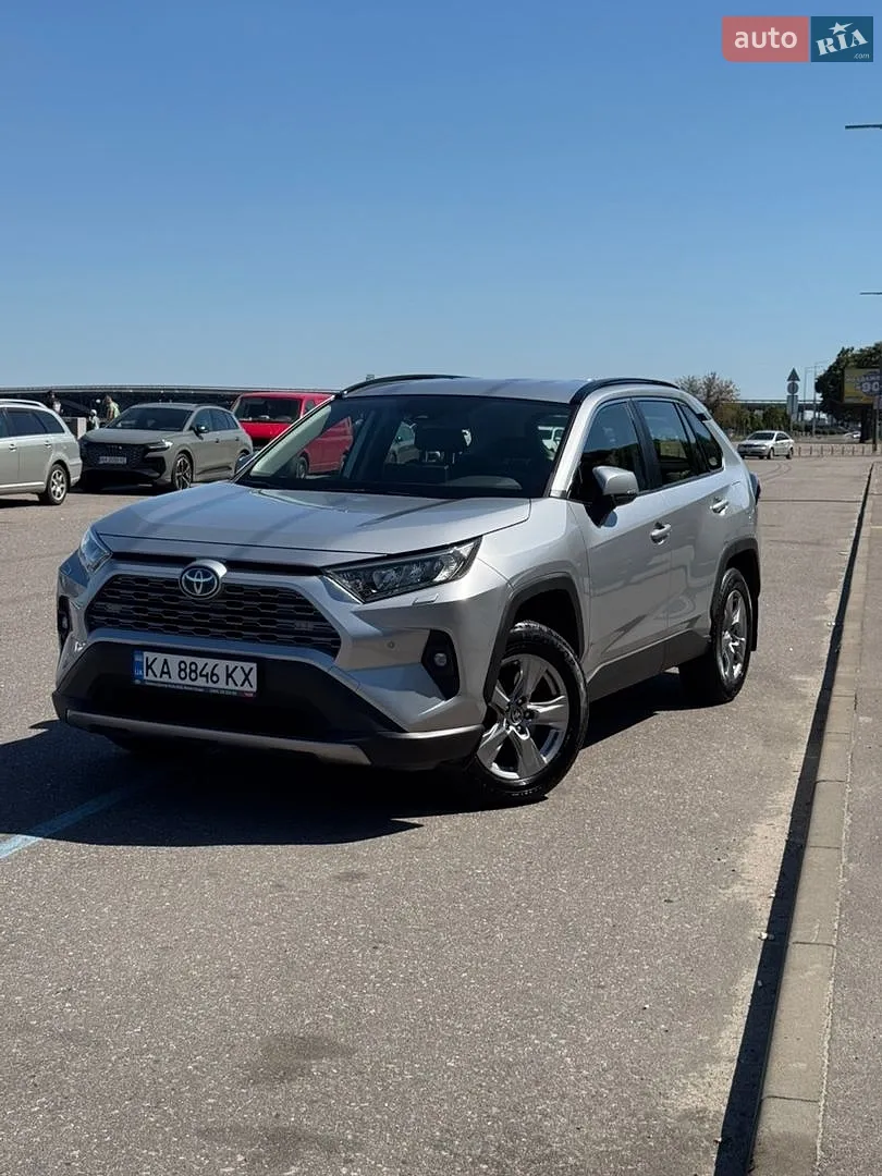Toyota RAV4, 2023