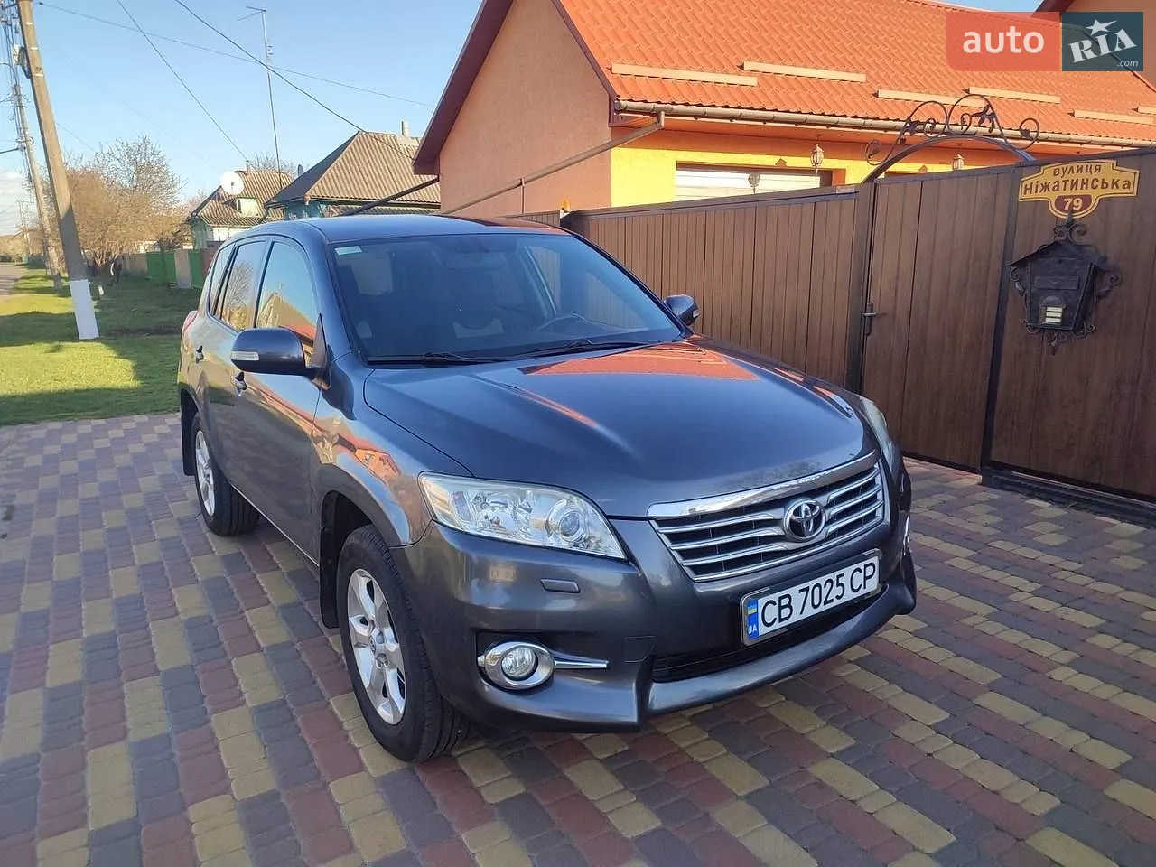 Toyota RAV4, 2011