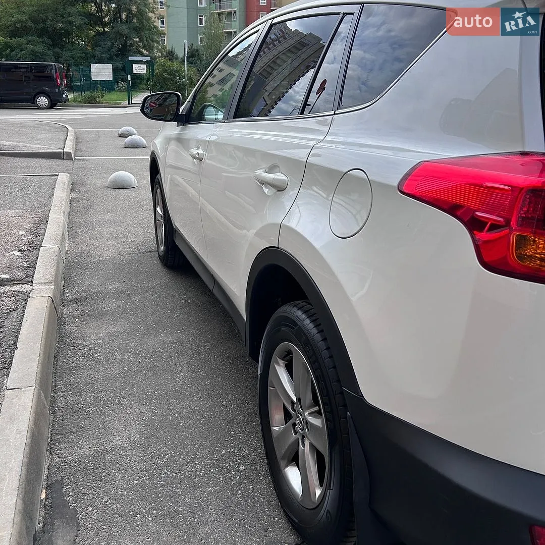 Toyota RAV4, 2015