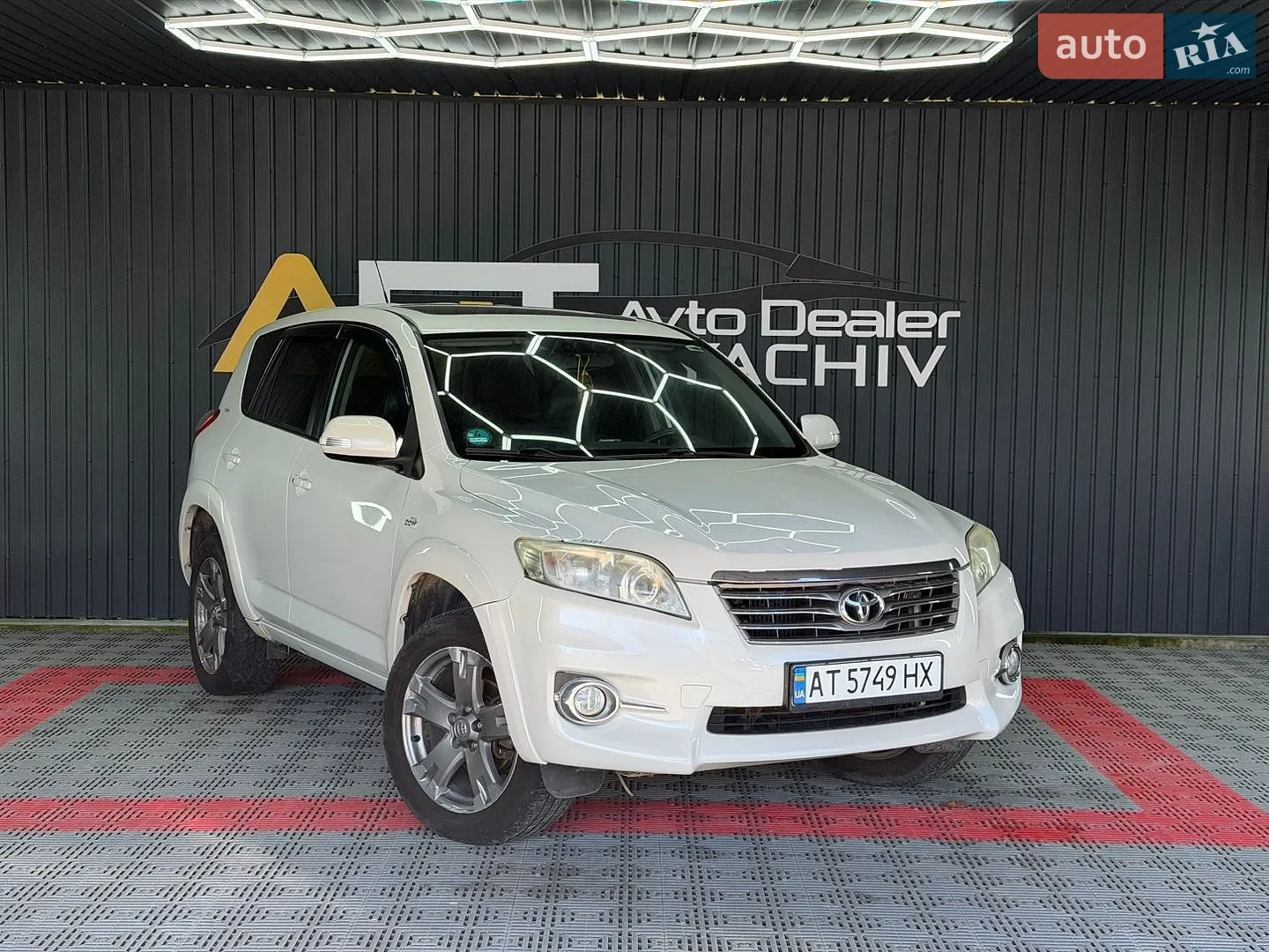 Toyota RAV4, 2011