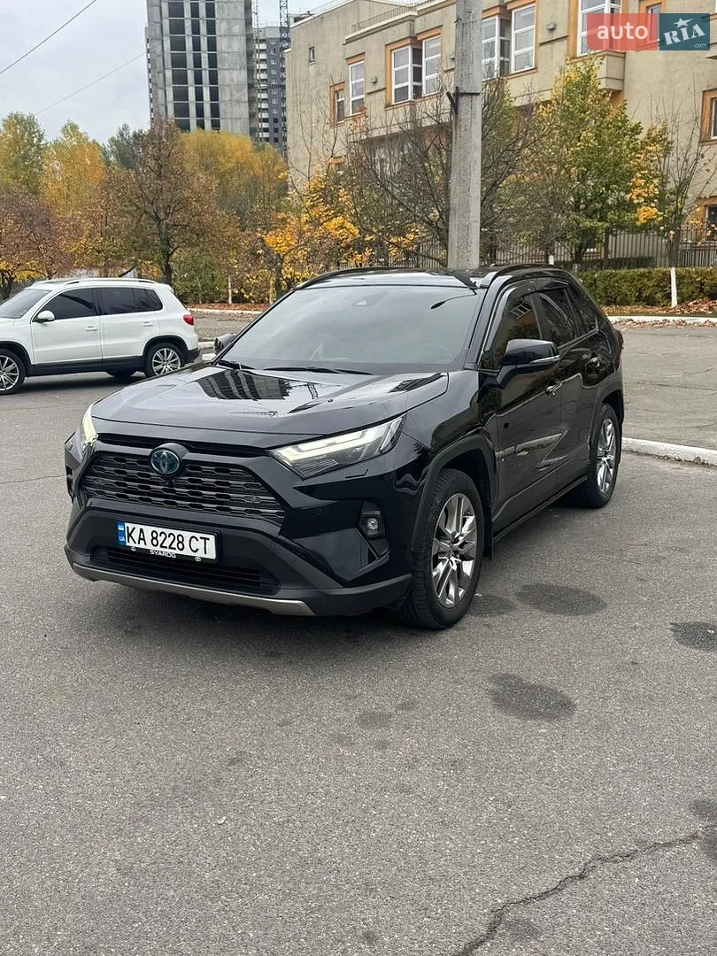 Toyota RAV4, 2023
