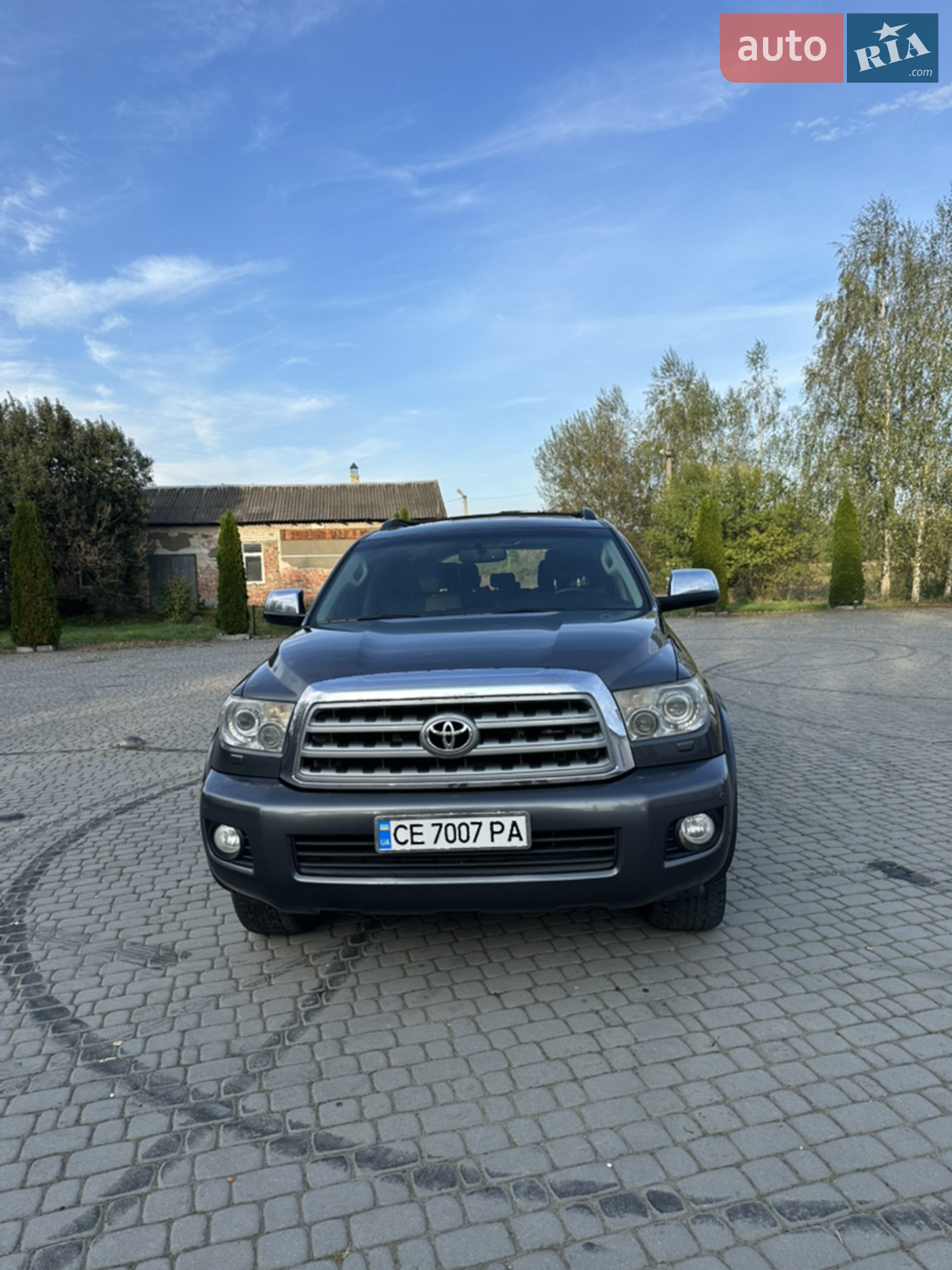 Toyota Sequoia, 2012