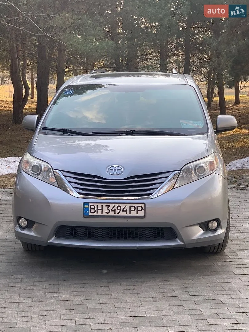 Toyota Sienna, 2016