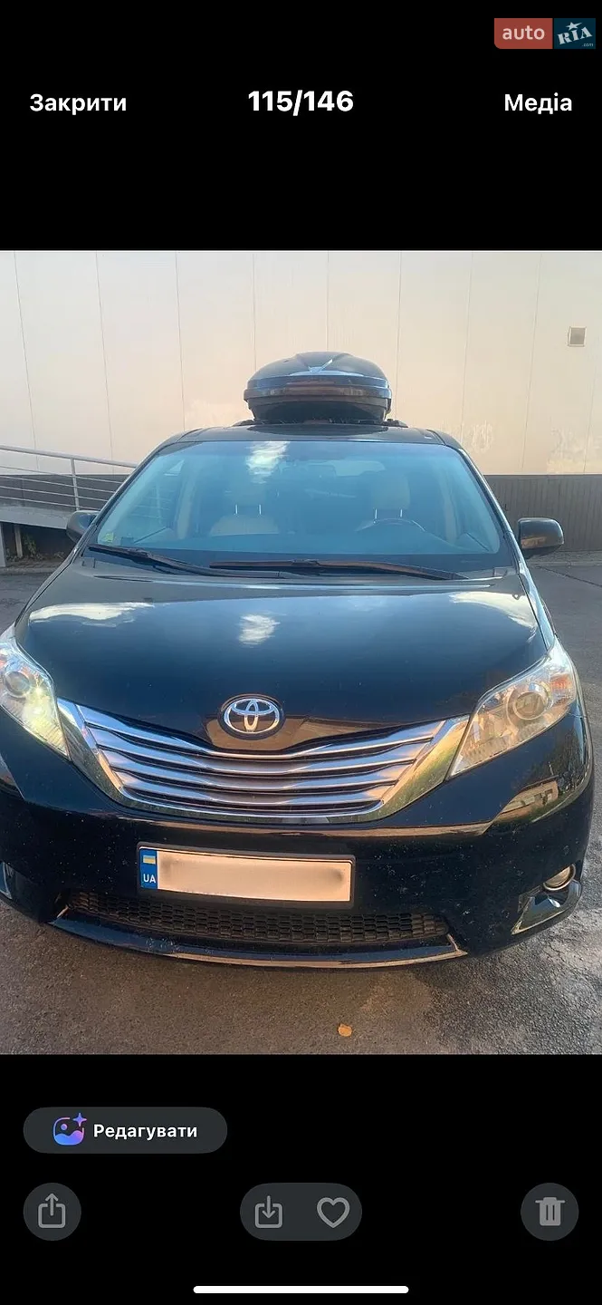 Toyota Sienna, 2012