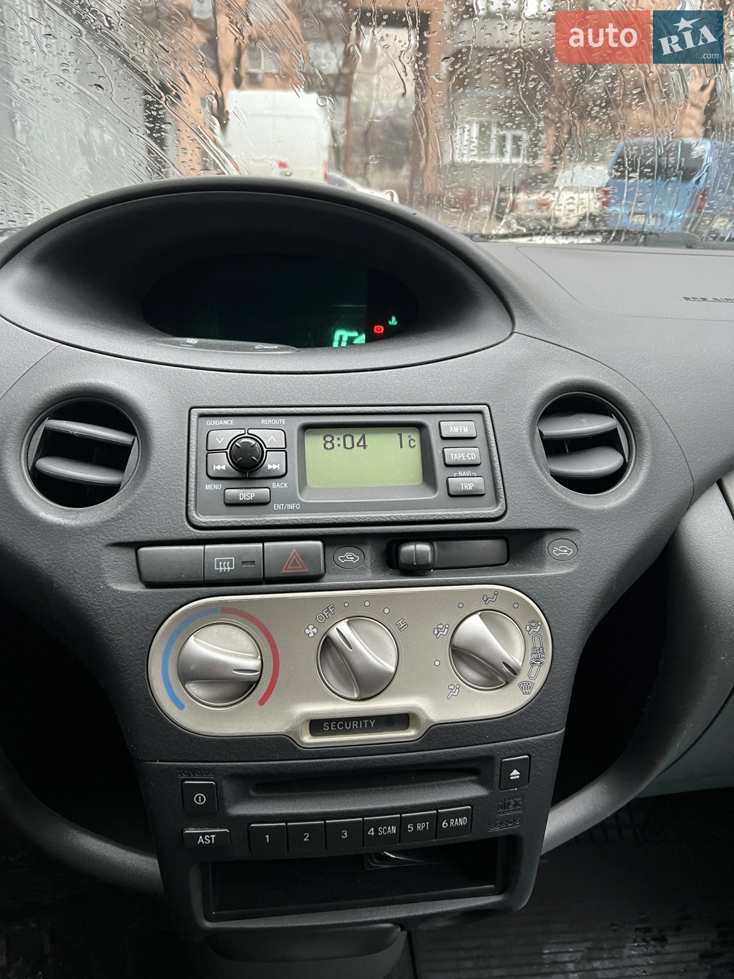 Toyota Yaris, 2004