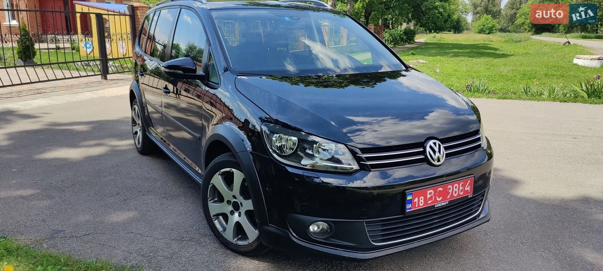 Volkswagen Cross Touran, 2011