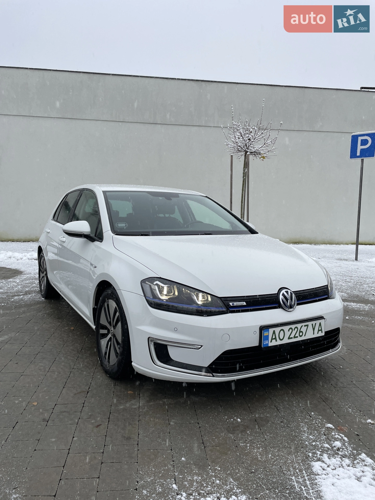 Volkswagen e-Golf, 2014