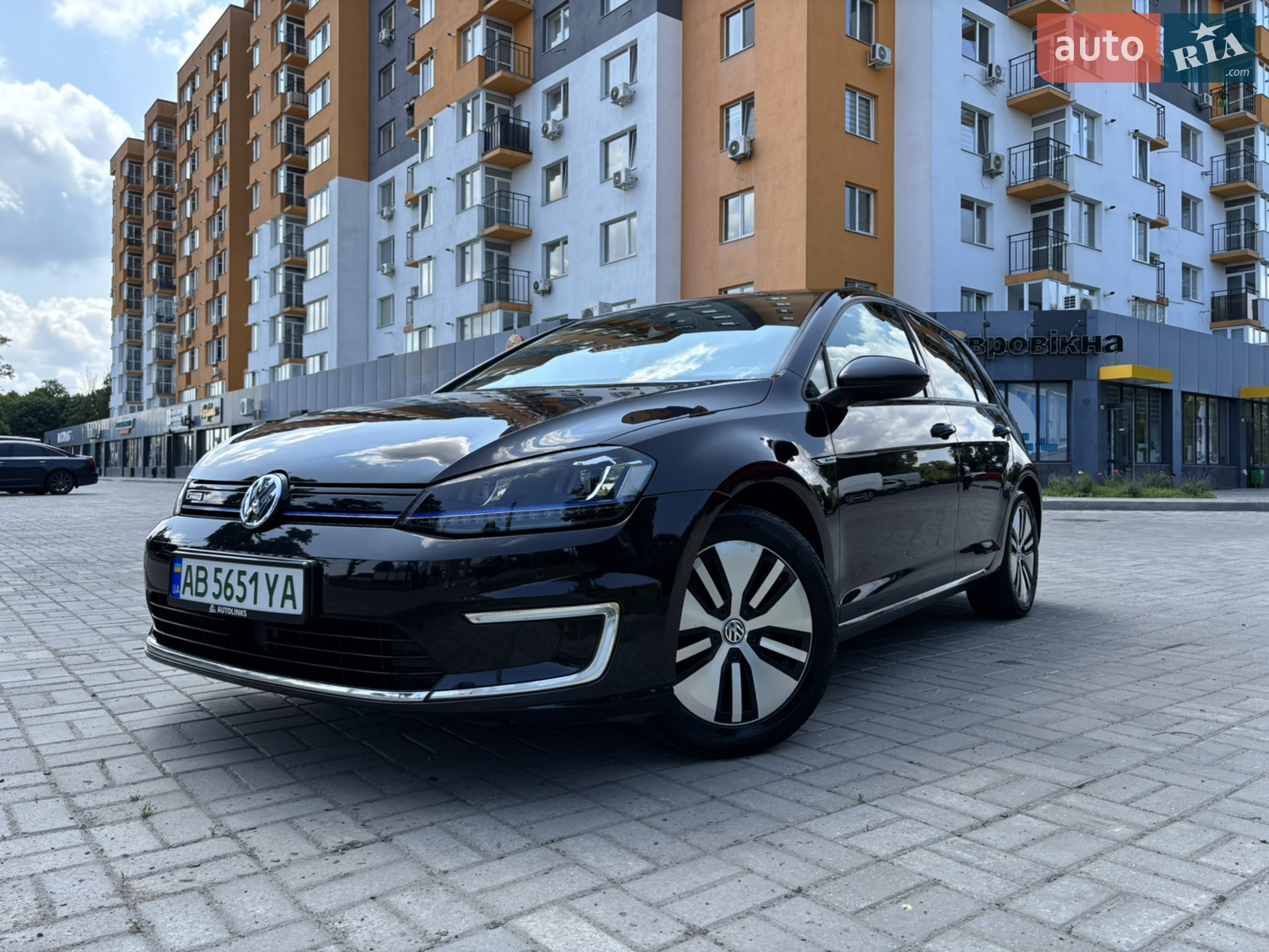 Volkswagen e-Golf, 2015