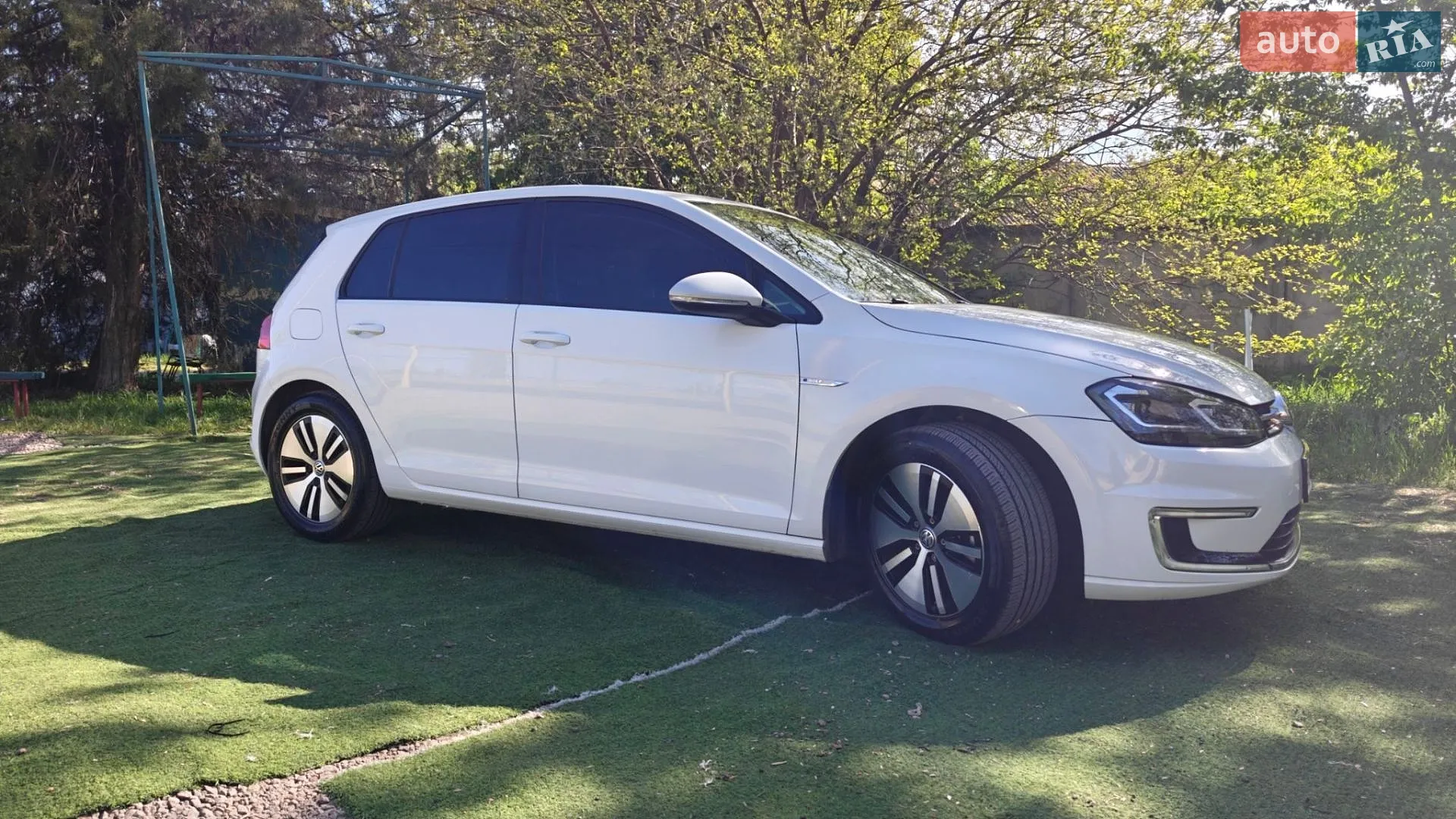 Volkswagen e-Golf, 2016