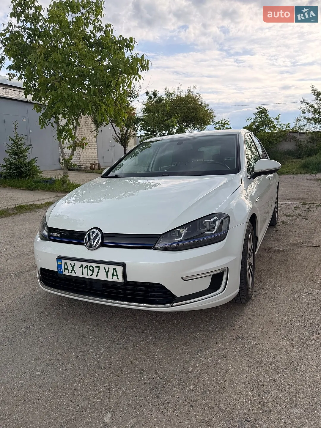 Volkswagen e-Golf, 2014