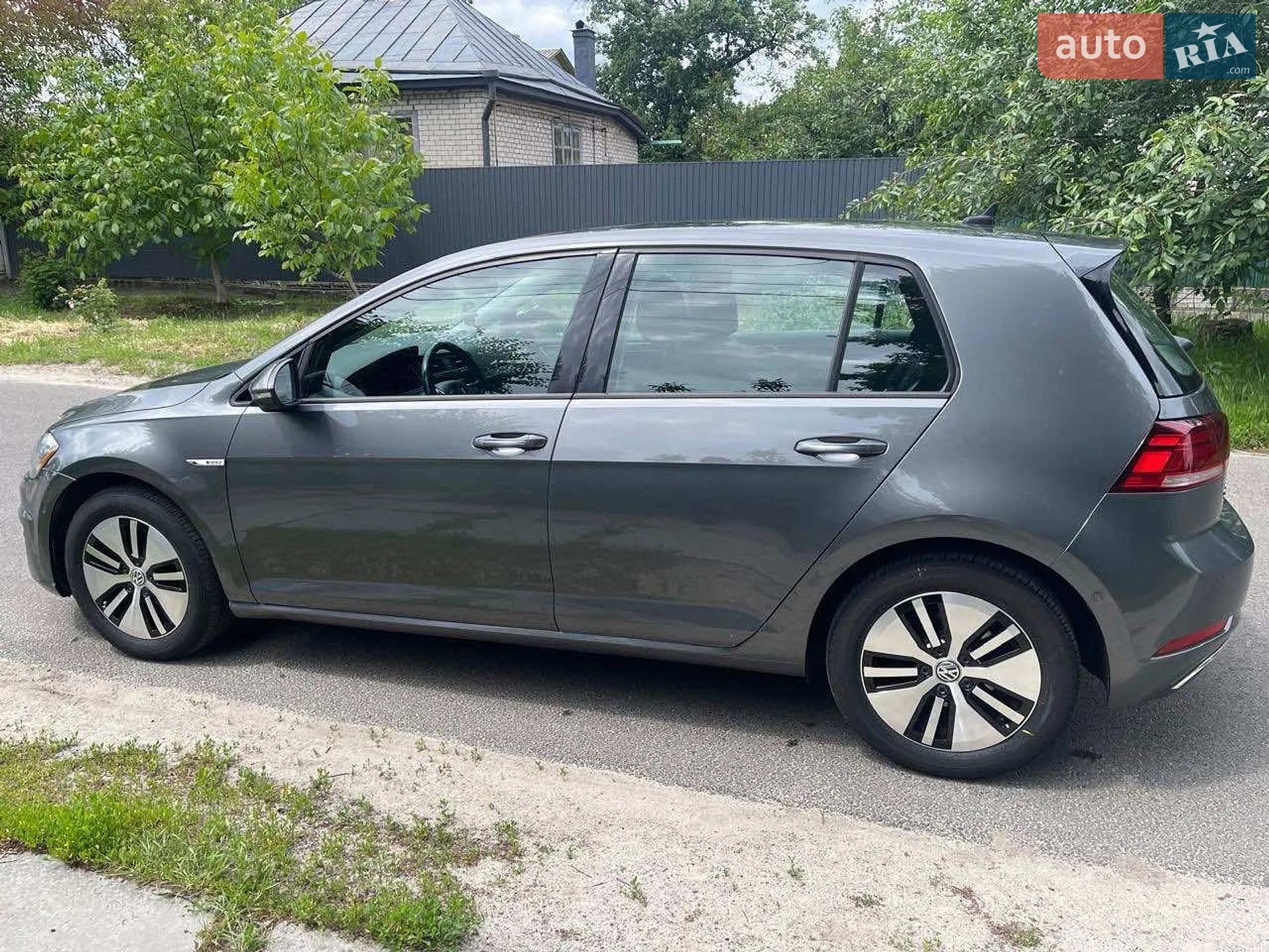 Volkswagen e-Golf, 2019