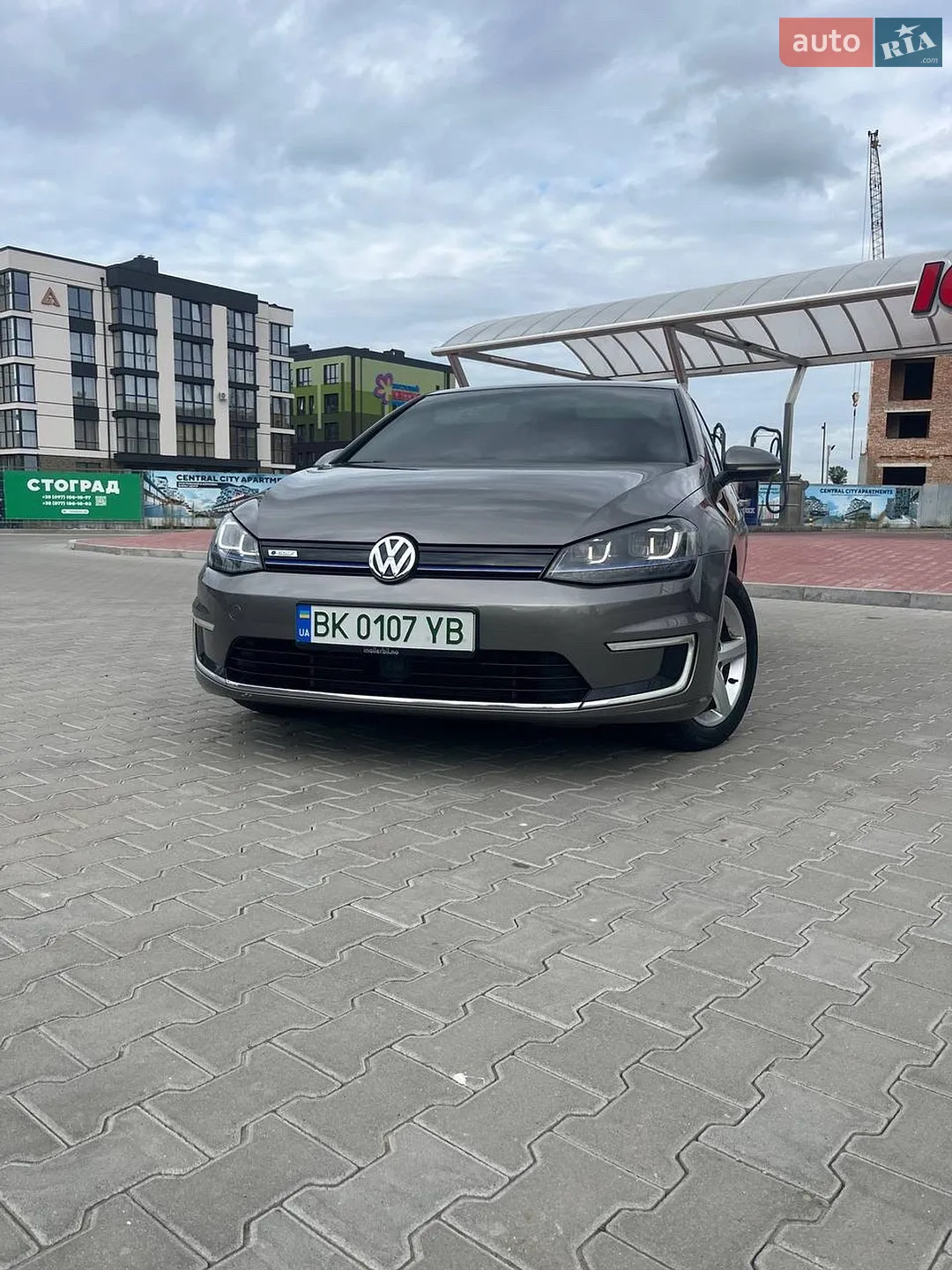 Volkswagen e-Golf, 2015
