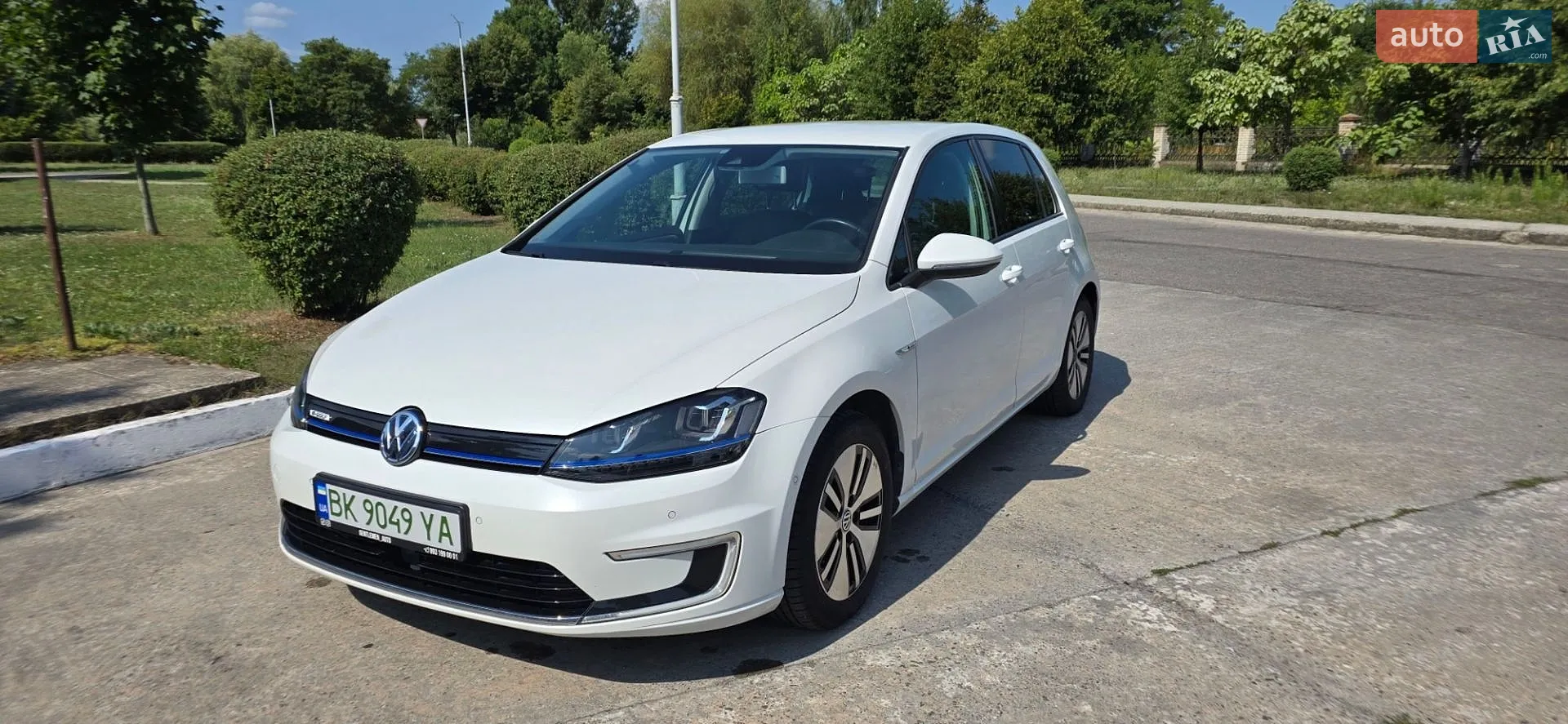 Volkswagen e-Golf, 2015