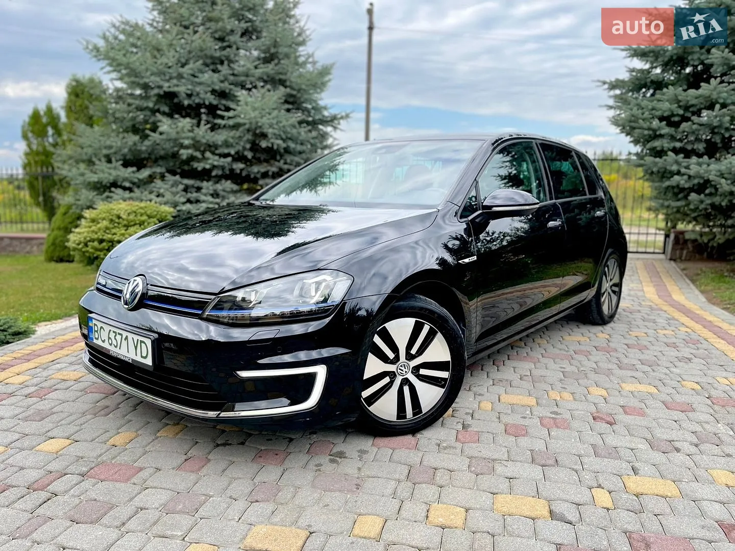 Volkswagen e-Golf, 2015
