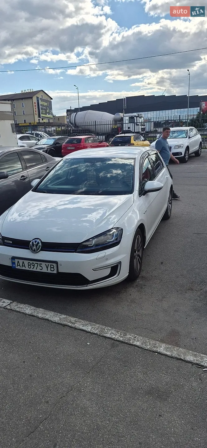 Volkswagen e-Golf, 2016