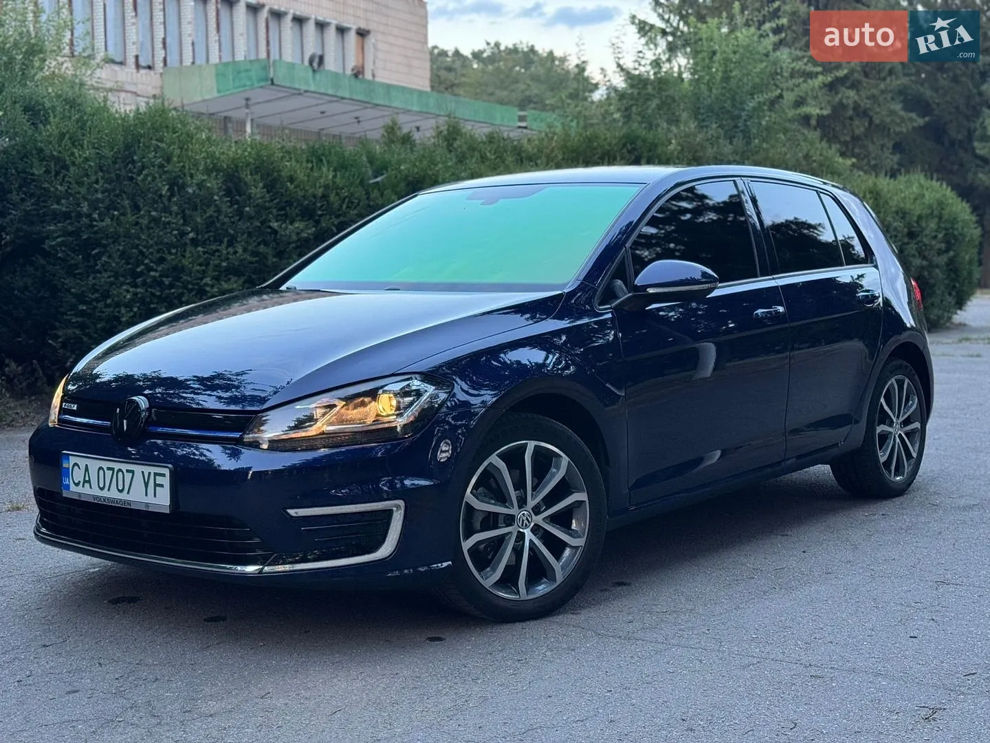 Volkswagen e-Golf 2017 — 1