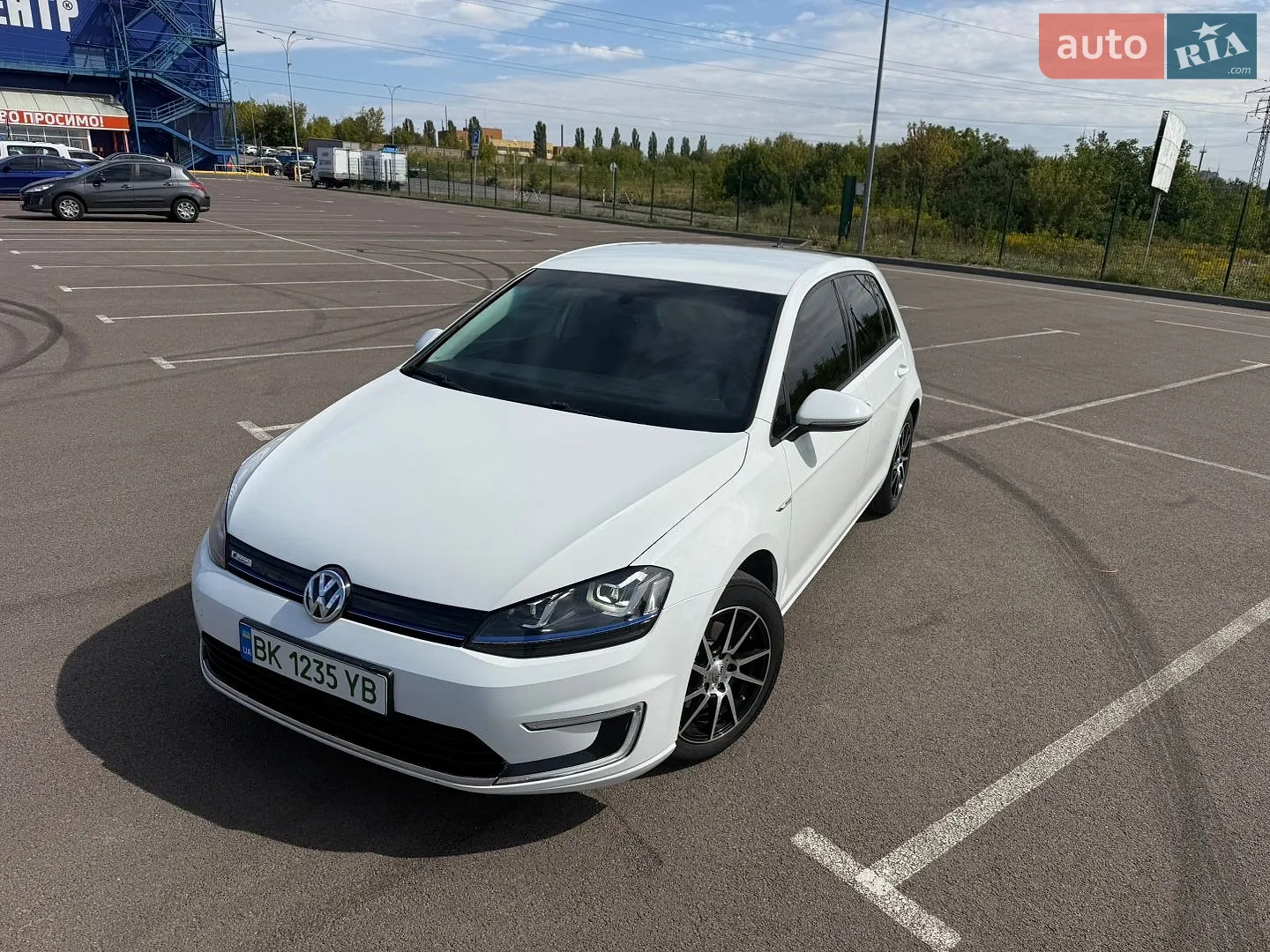 Volkswagen e-Golf, 2015