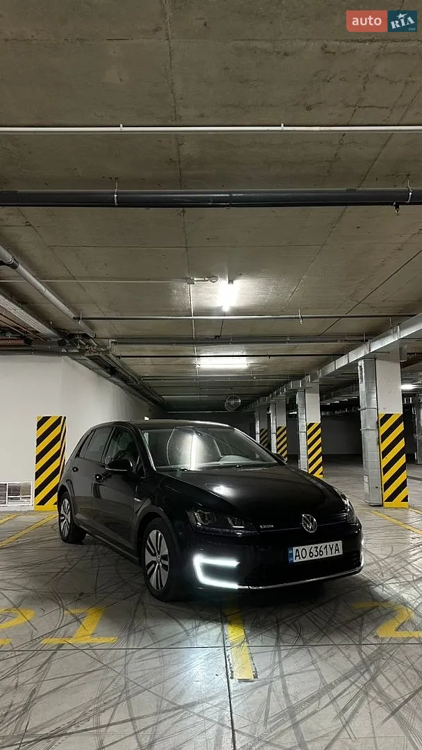 Volkswagen e-Golf, 2015