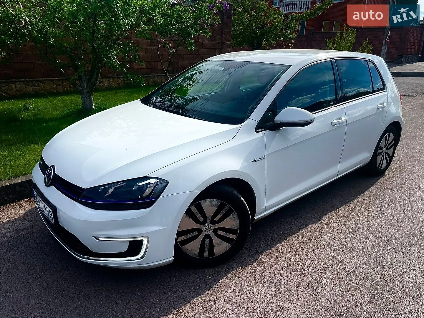 Volkswagen e-Golf, 2015