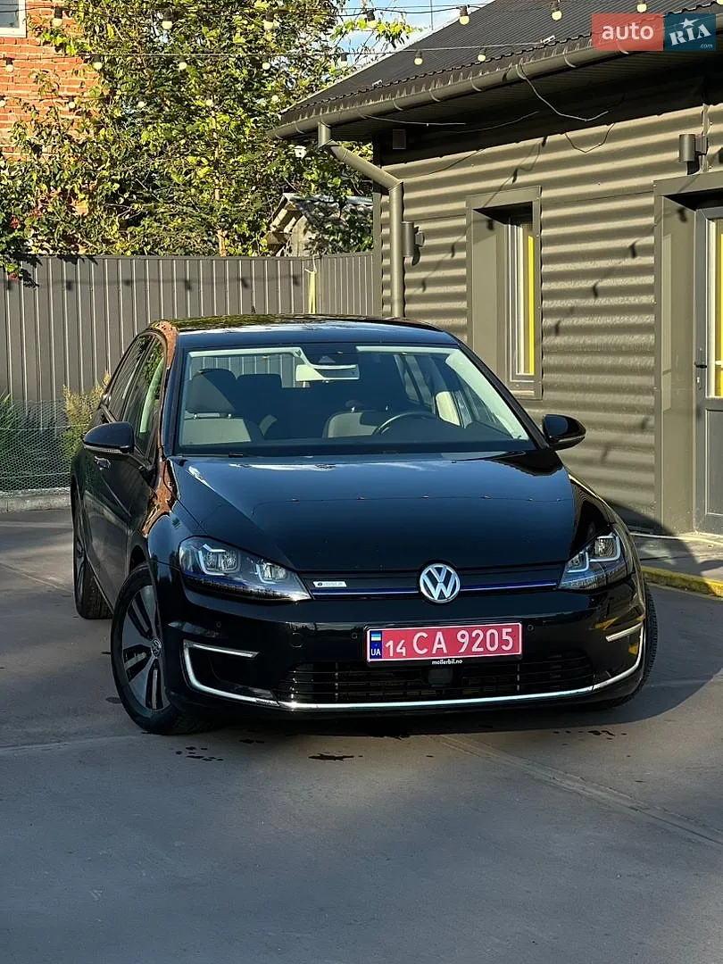 Volkswagen e-Golf, 2015