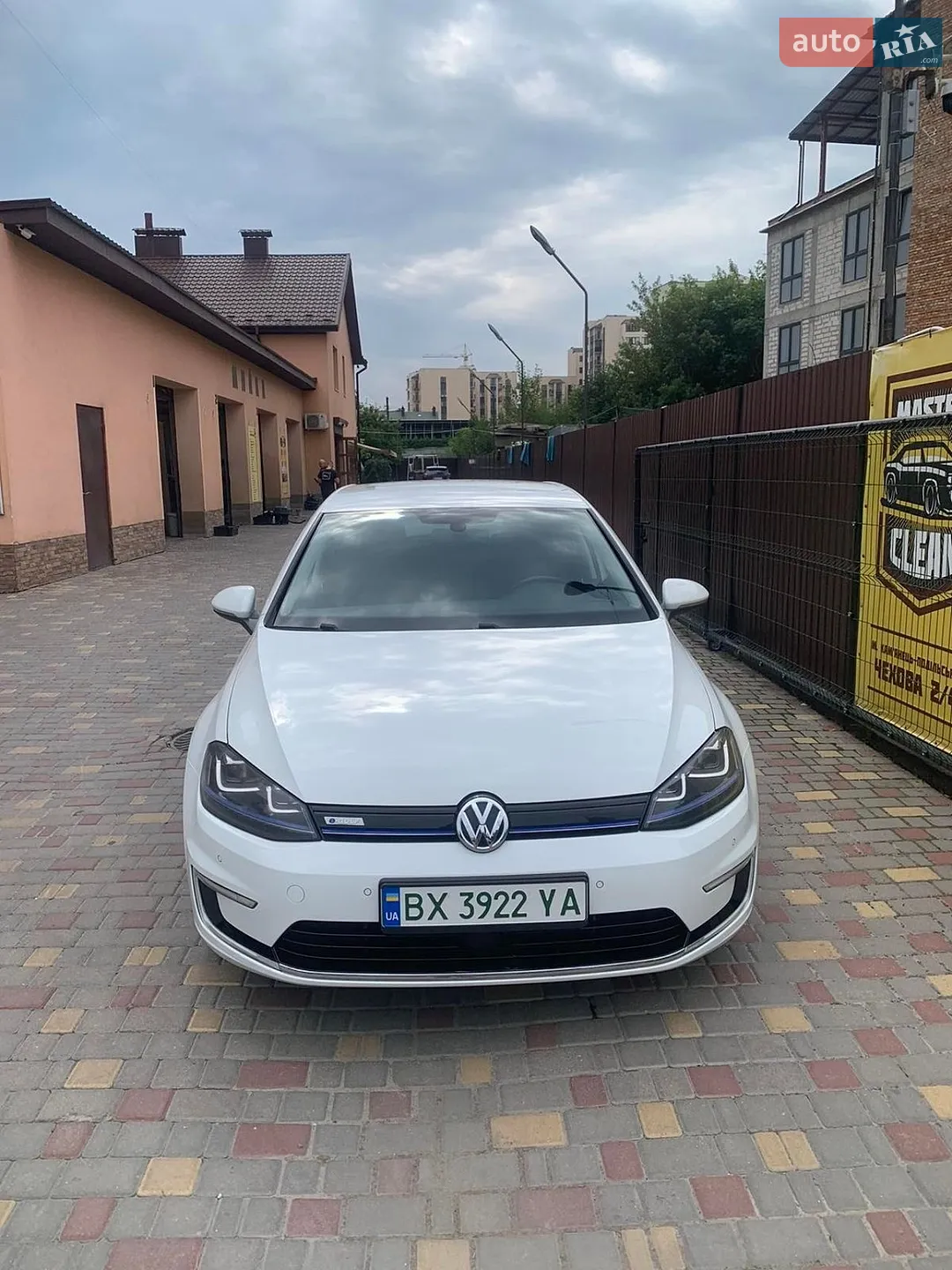 Volkswagen e-Golf, 2014