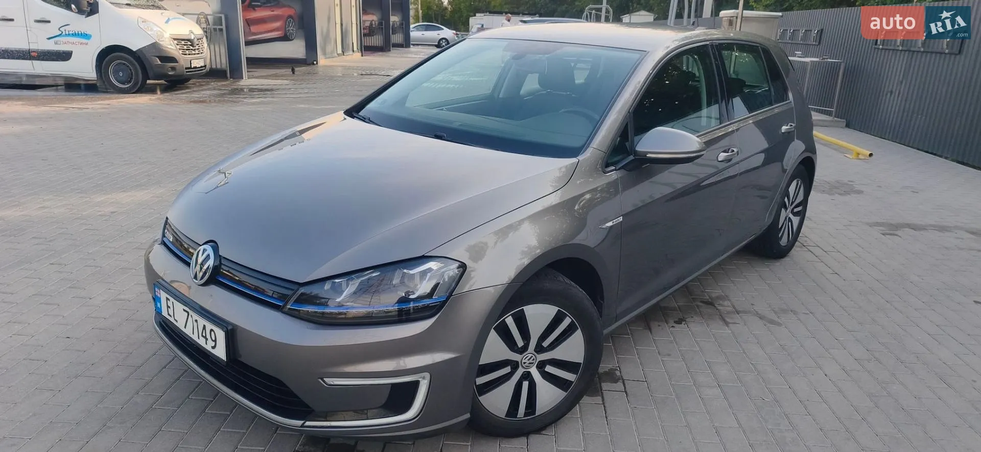 Volkswagen e-Golf, 2015