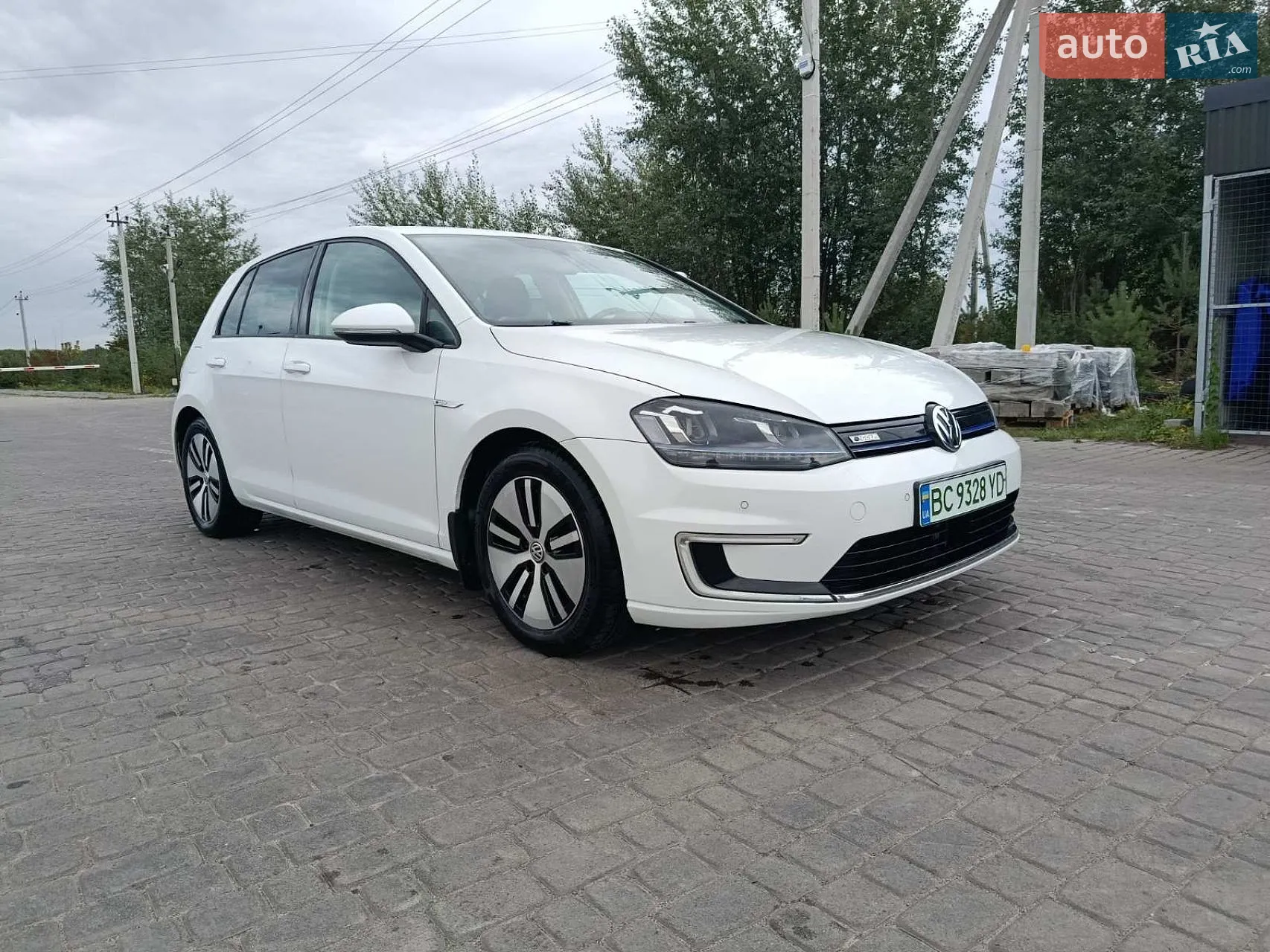 Volkswagen e-Golf, 2015
