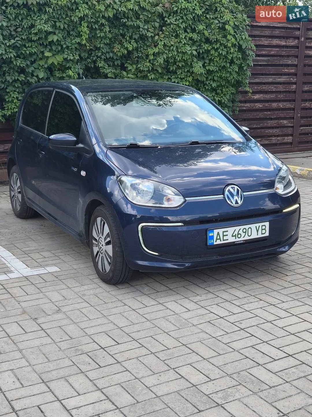 Volkswagen e-Up 2014 — 1