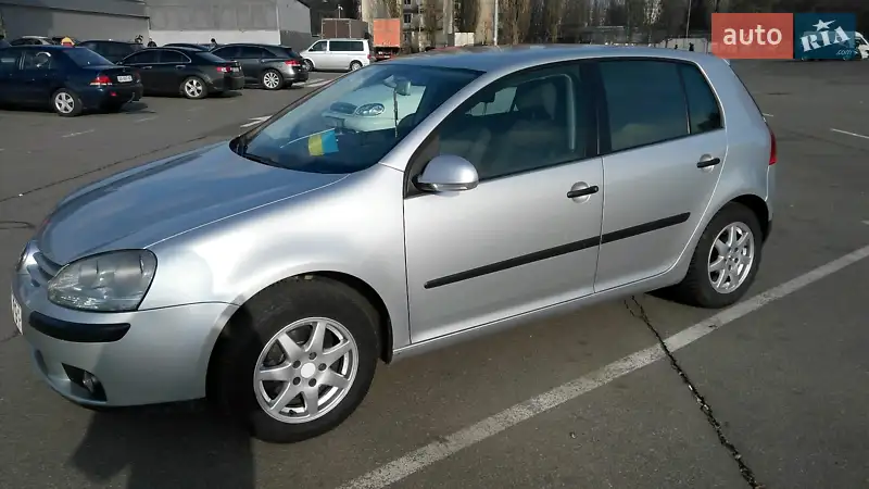 Volkswagen Golf, 2004