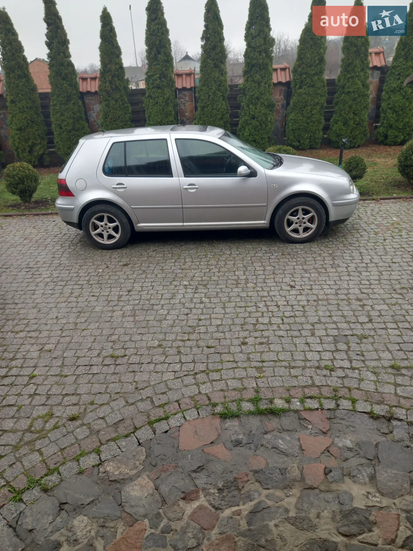 Volkswagen Golf, 2001