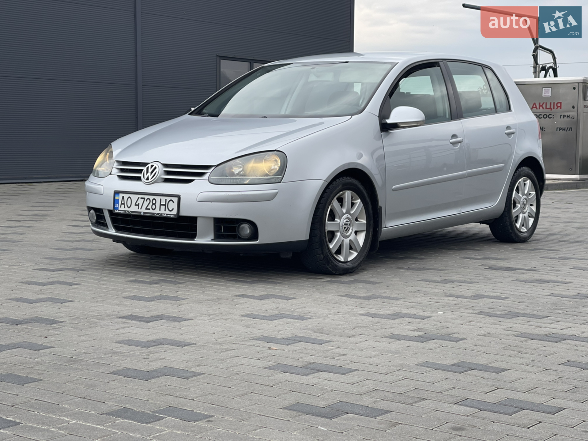 Volkswagen Golf, 2004