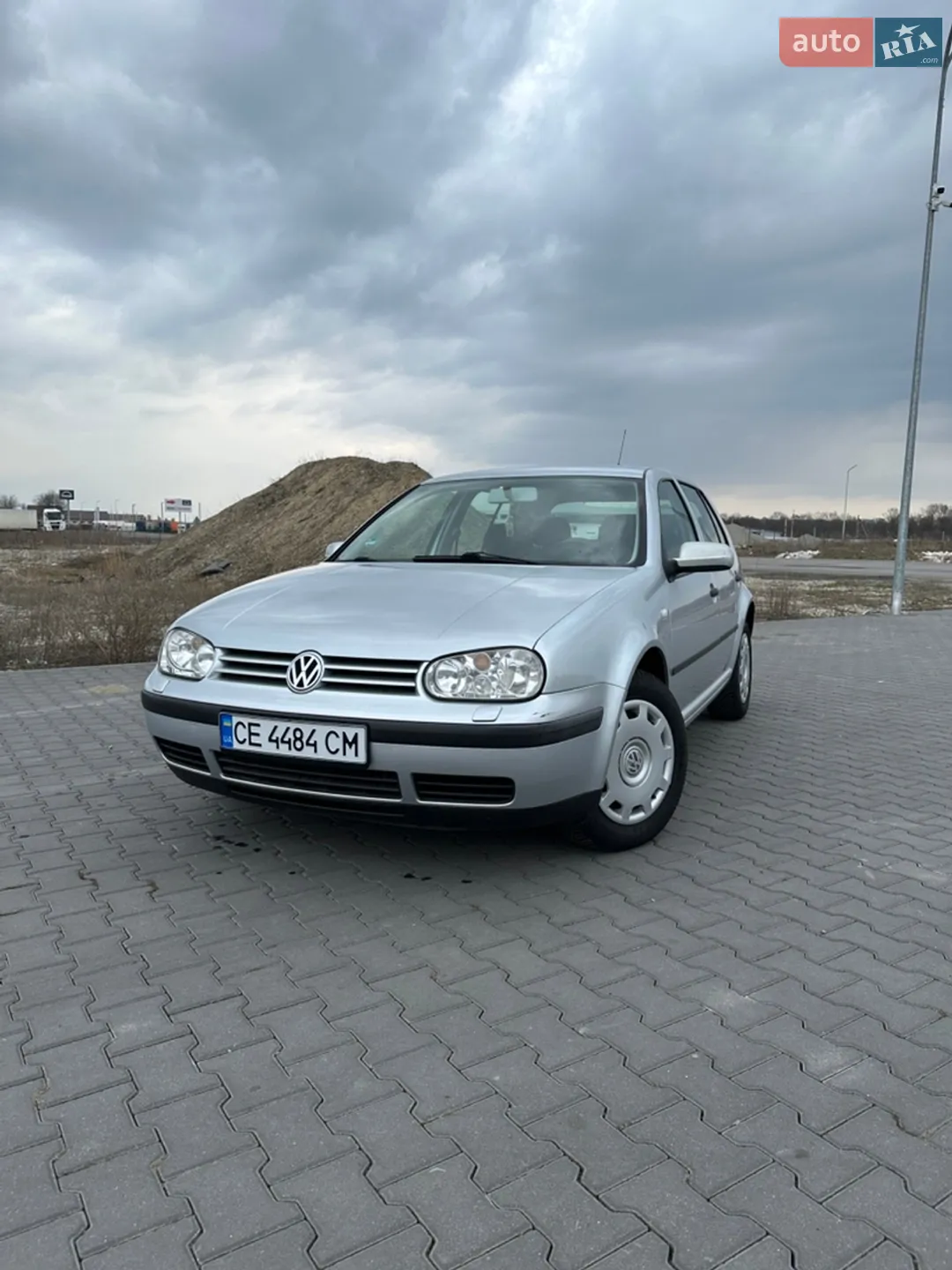 Volkswagen Golf, 2001
