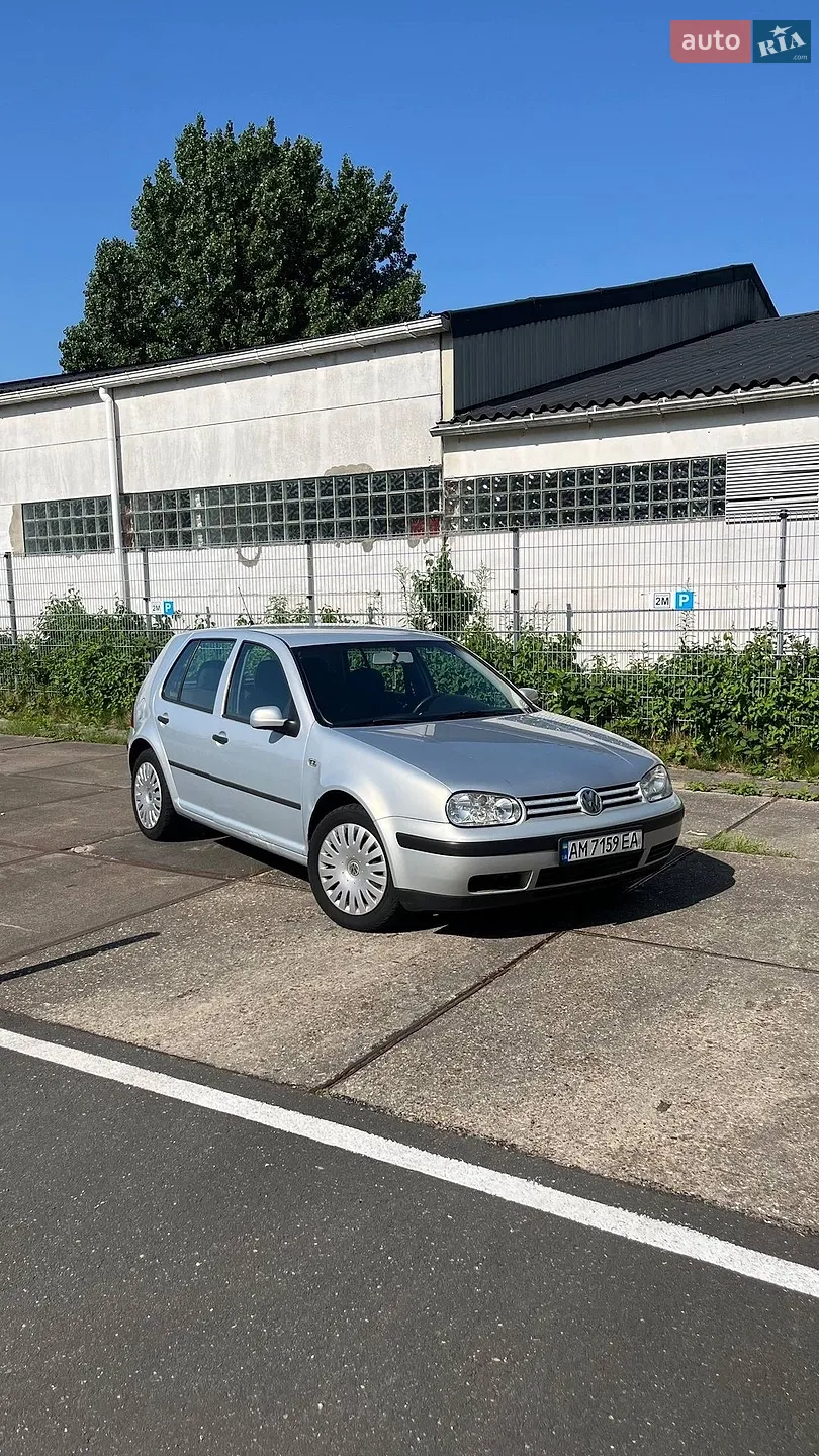 Volkswagen Golf, 2000