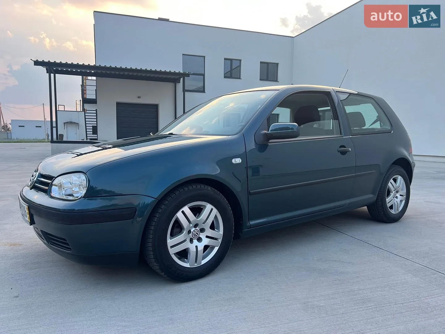 Volkswagen Golf, 2002