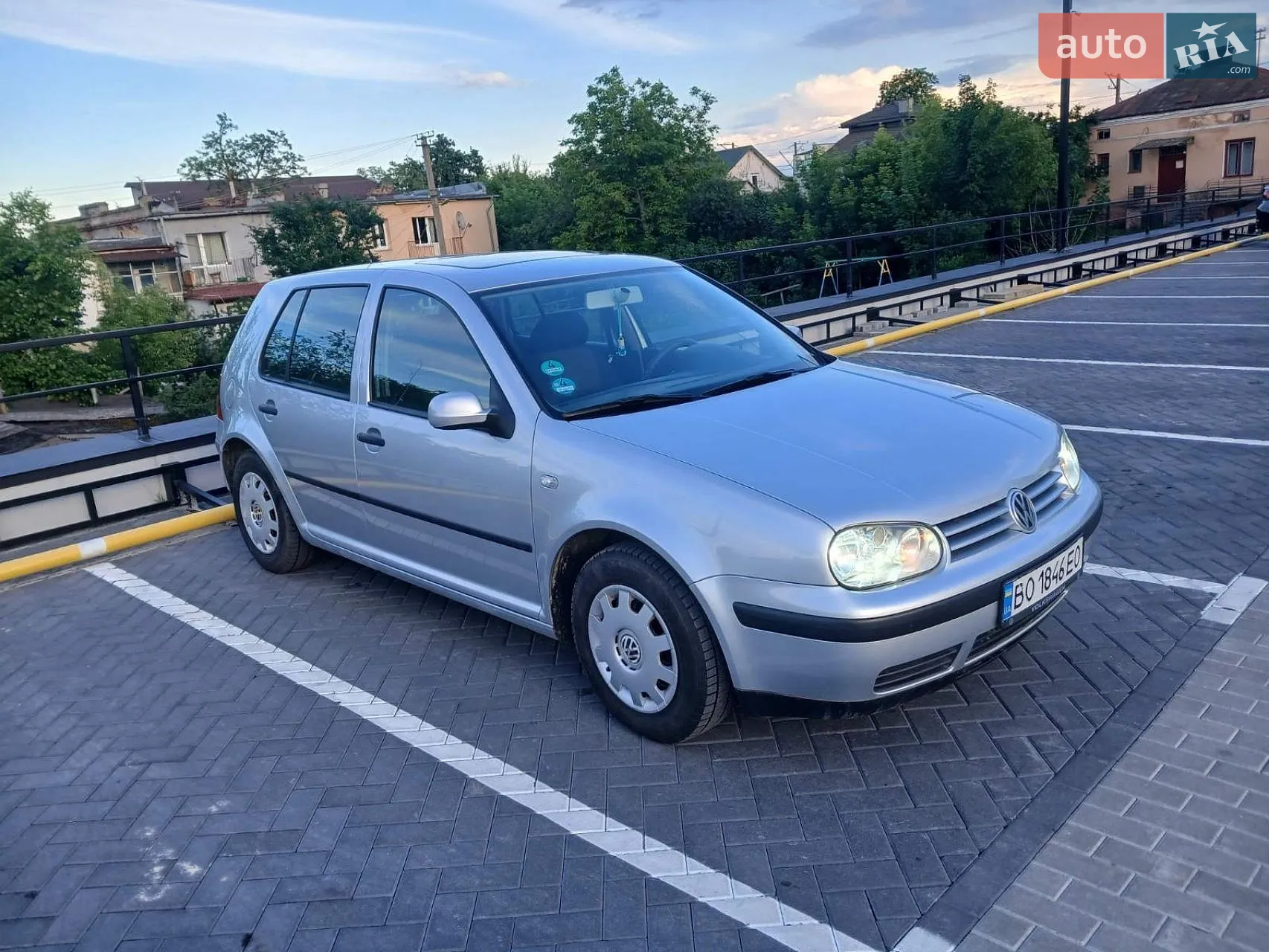 Volkswagen Golf, 2001