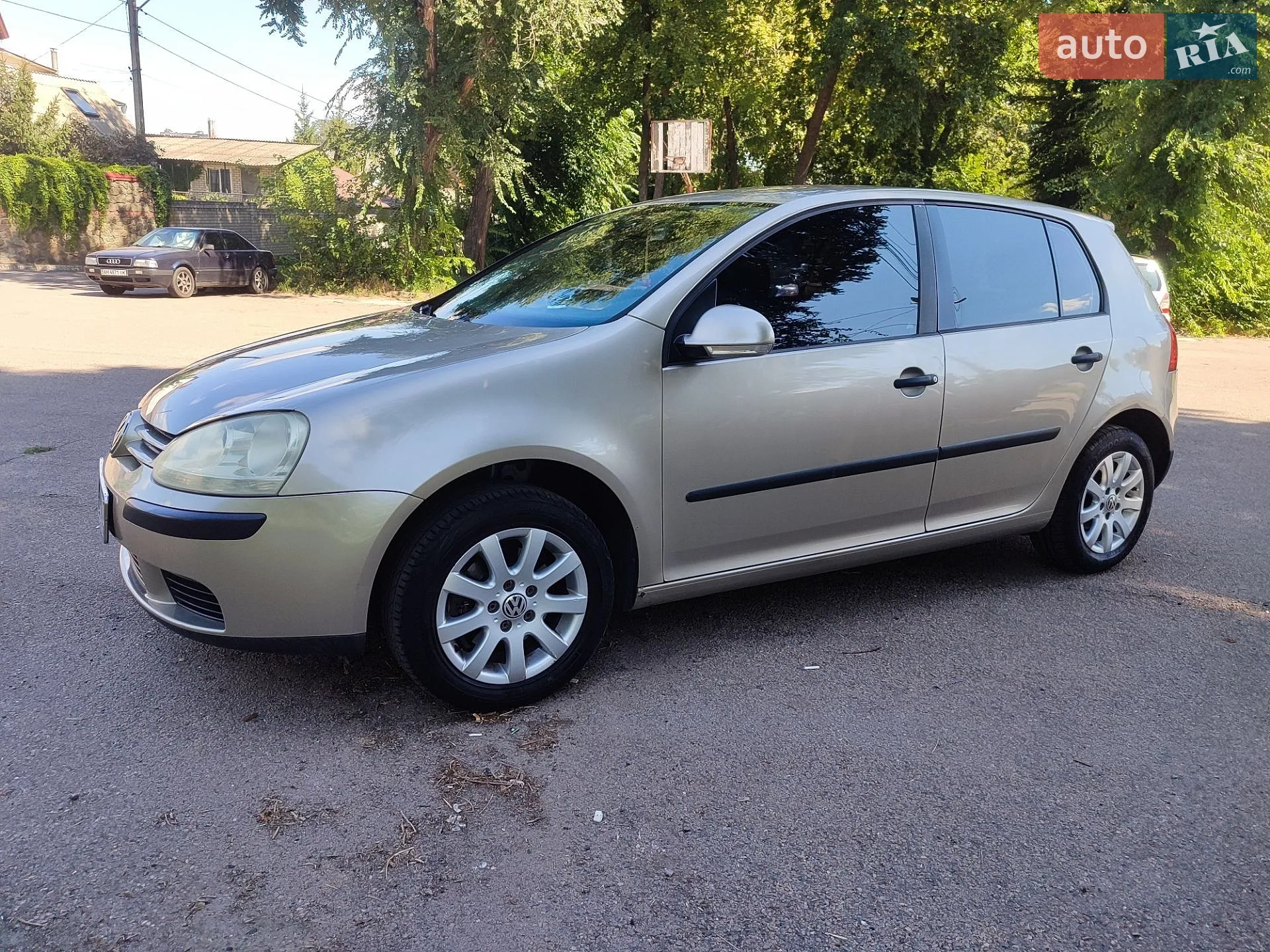 Volkswagen Golf, 2004