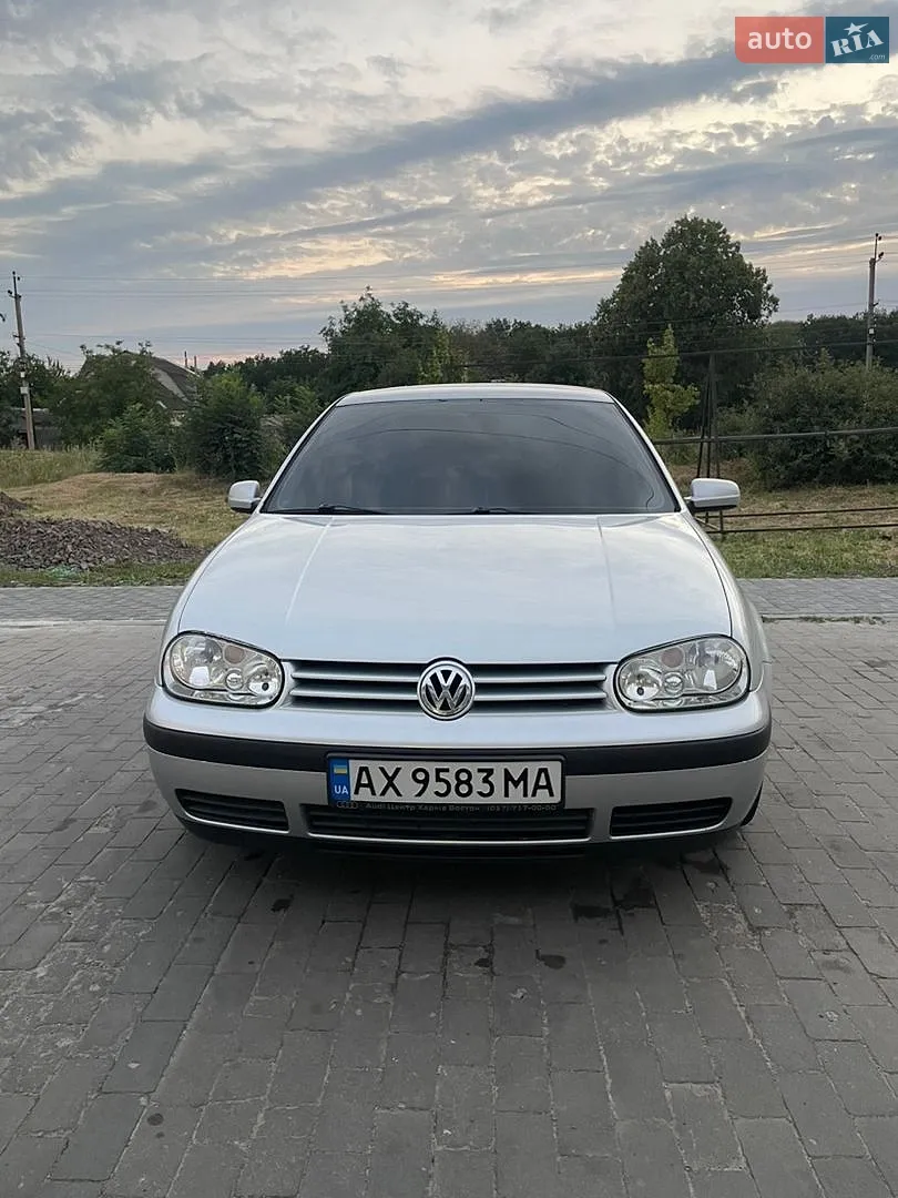 Volkswagen Golf, 2001
