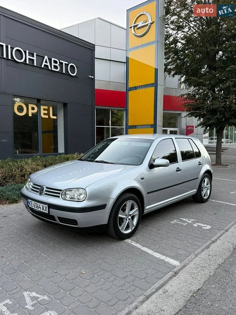 Volkswagen Golf, 2002
