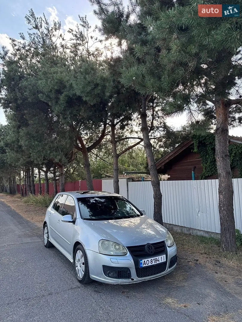 Volkswagen Golf, 2005