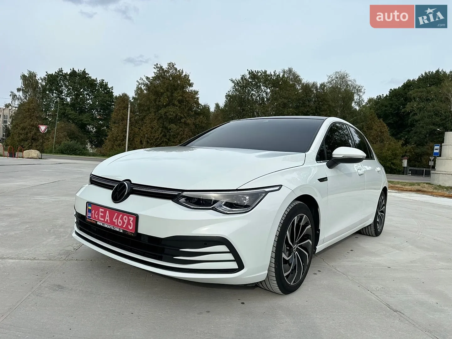 Volkswagen Golf, 2023