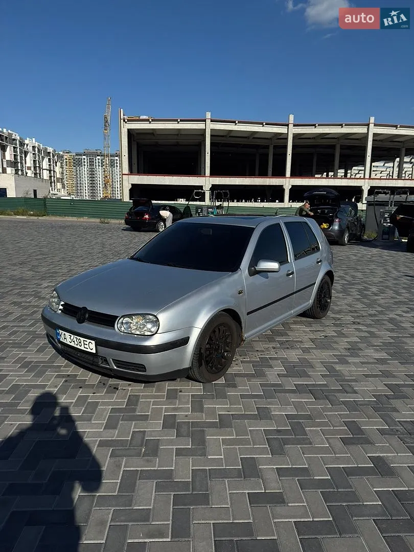 Volkswagen Golf, 2000