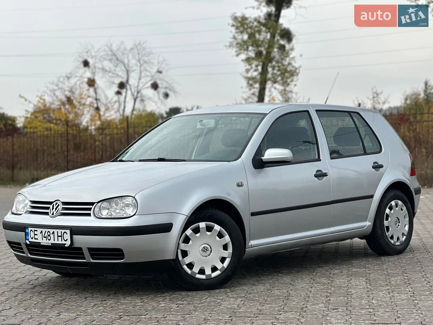 Volkswagen Golf, 2001